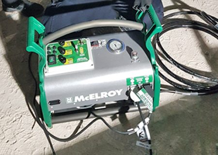 Los expertos en instalaciones invierten en maquinaria profesional Los expertos en instalaciones invierten en maquinaria profesional